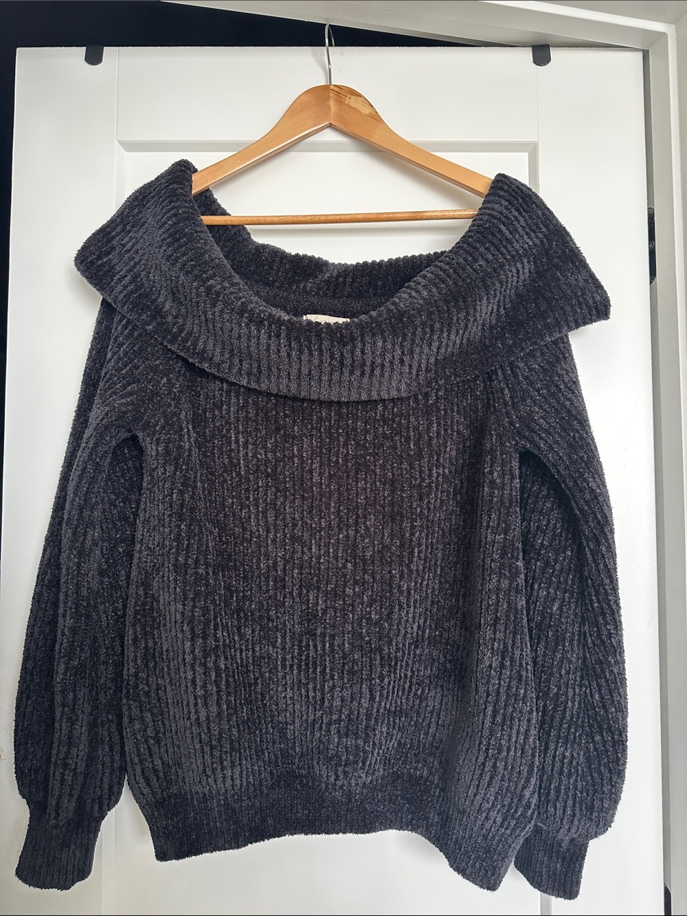 La Hearts Black Ribbed Off-the-Shoulder Sweater -WORN ONCE